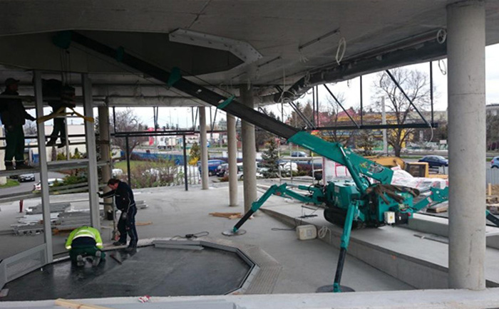 蜘蛛吊机出租应用在钢结构的厂房改造项目